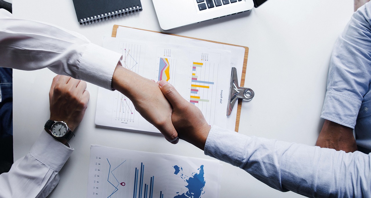 微信号买卖:如何确保短信营销的精准投放?